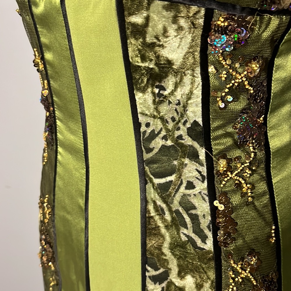 KAY UNGER stunning green dress NWOT size 4 - Picture 2 of 6